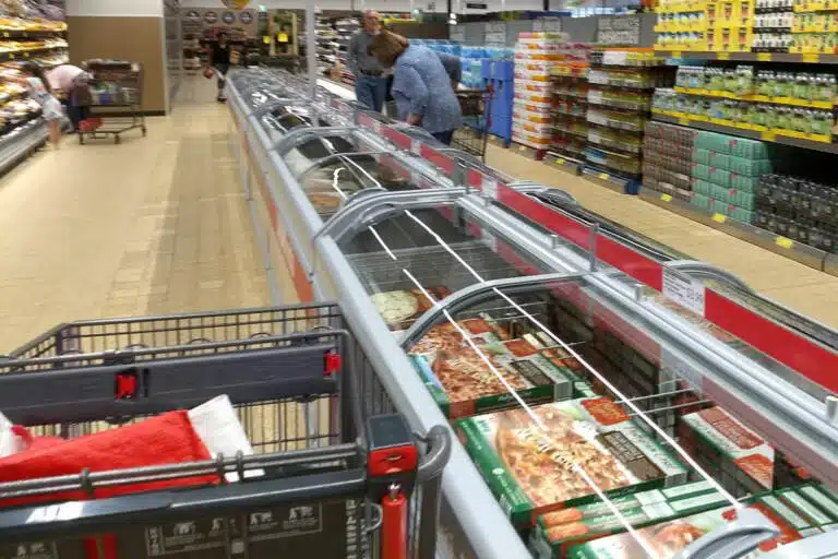Quick shopping at aldi