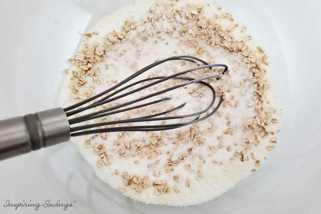 Adding Oatmeal to dry mixture for DIY Bath Bombs