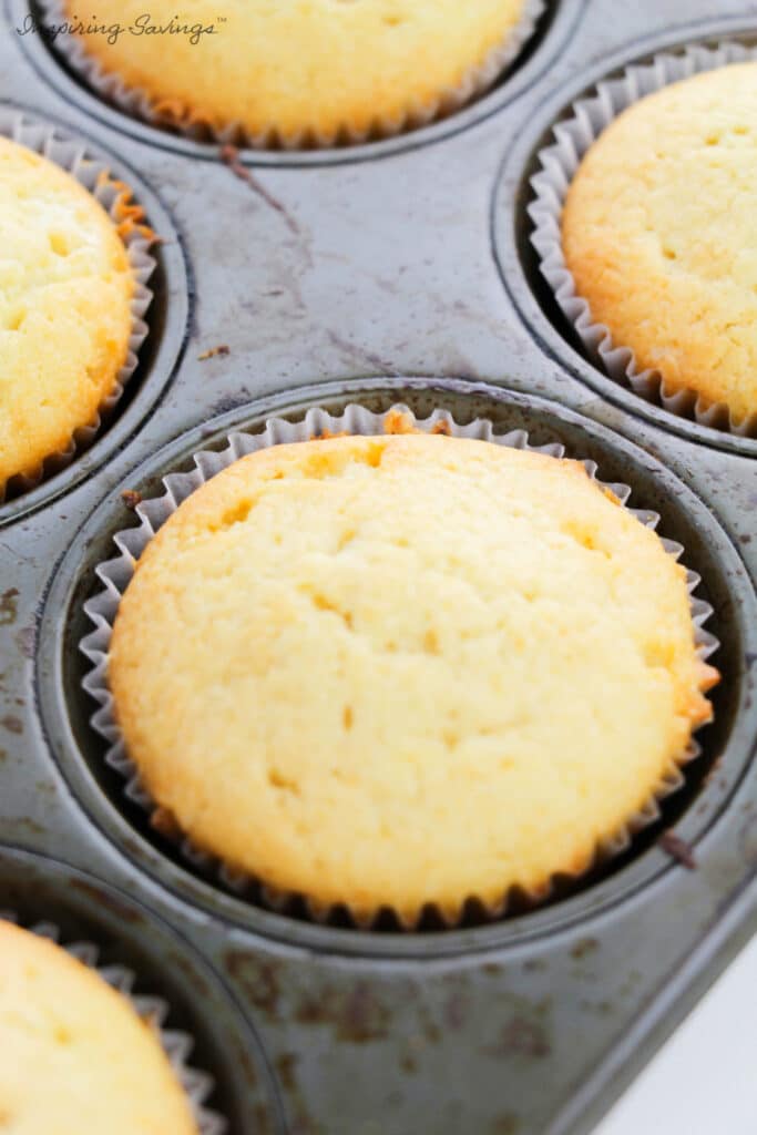 baked cupcakes Lucky Charms