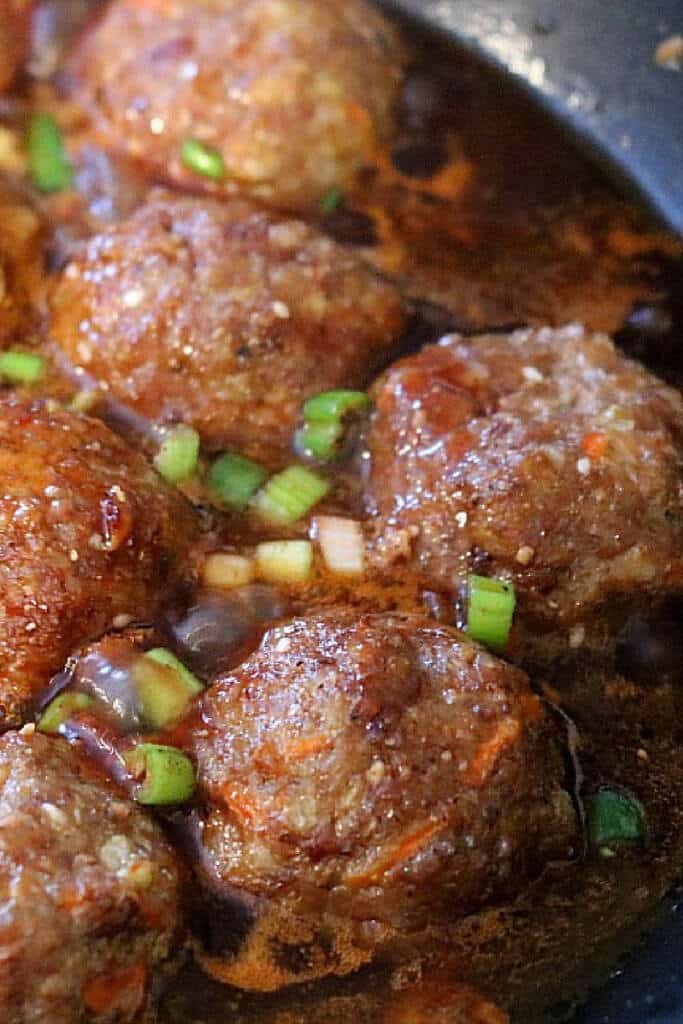 Cooking meatballs in skillet