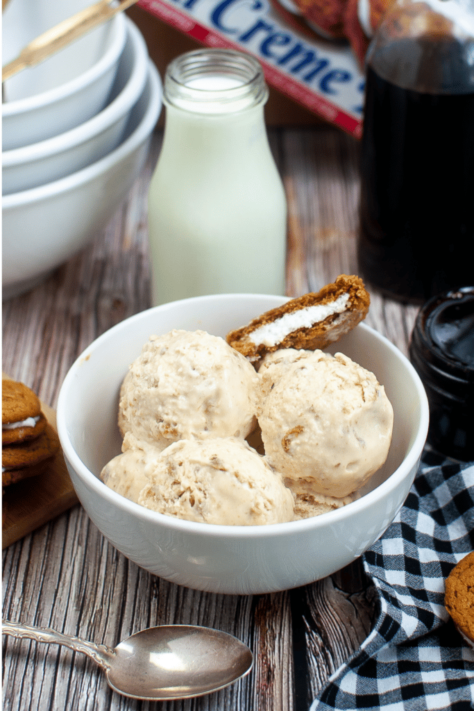 no churn oatmeal creme pie ice cream in white bowl