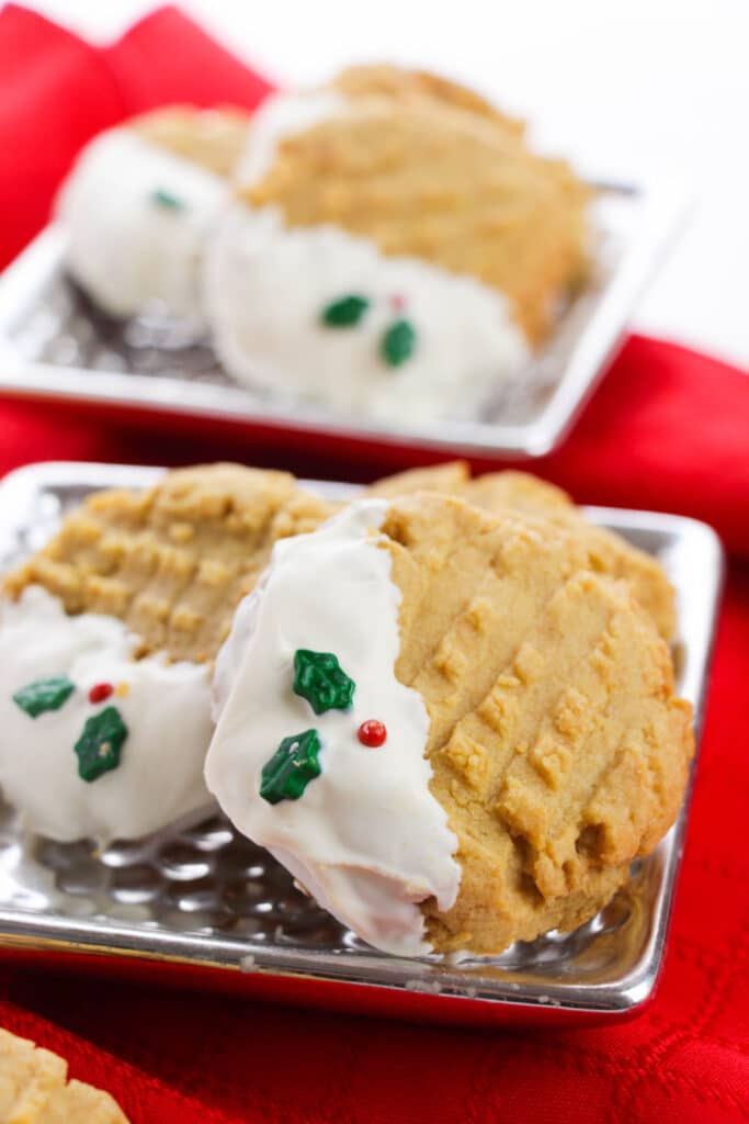 Peanut butter cookies with white chocolate