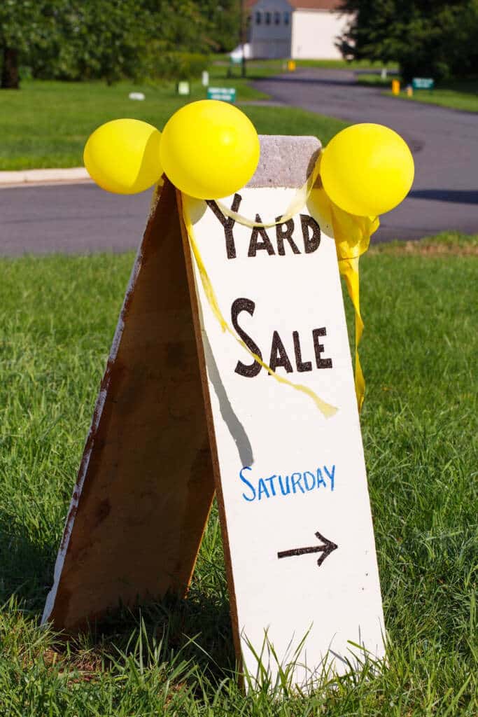 Yard sale sign - set up yard sale sign to advertise