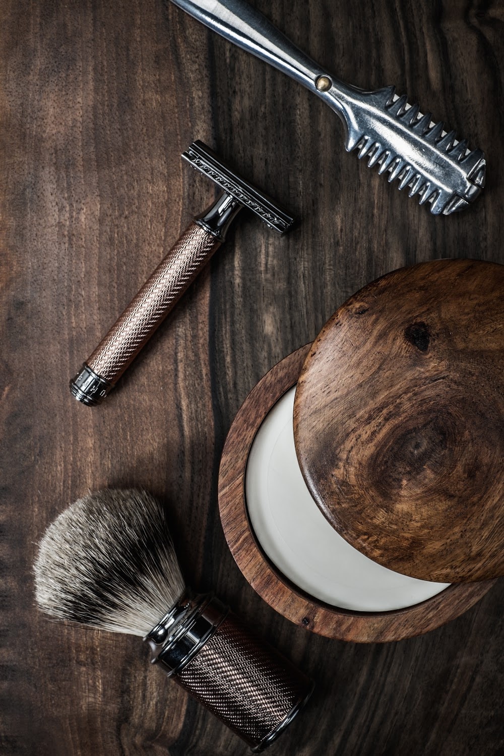 razors in bathroom