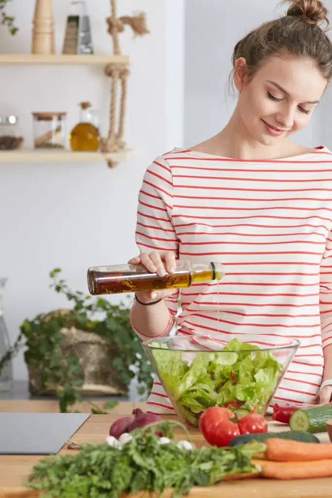 vinegar in cooking - using vinegar in salad dressing