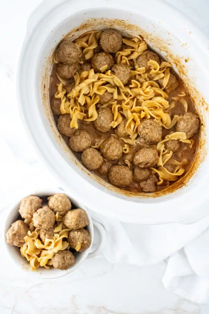 Finished Salisbury dinner meal in crock pot