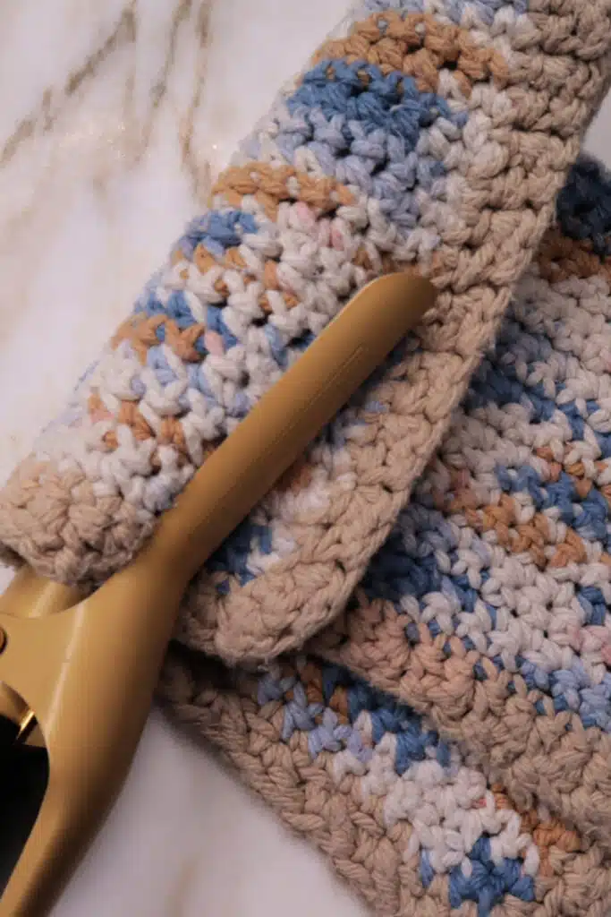 wrapping curling iron with damp wash cloth