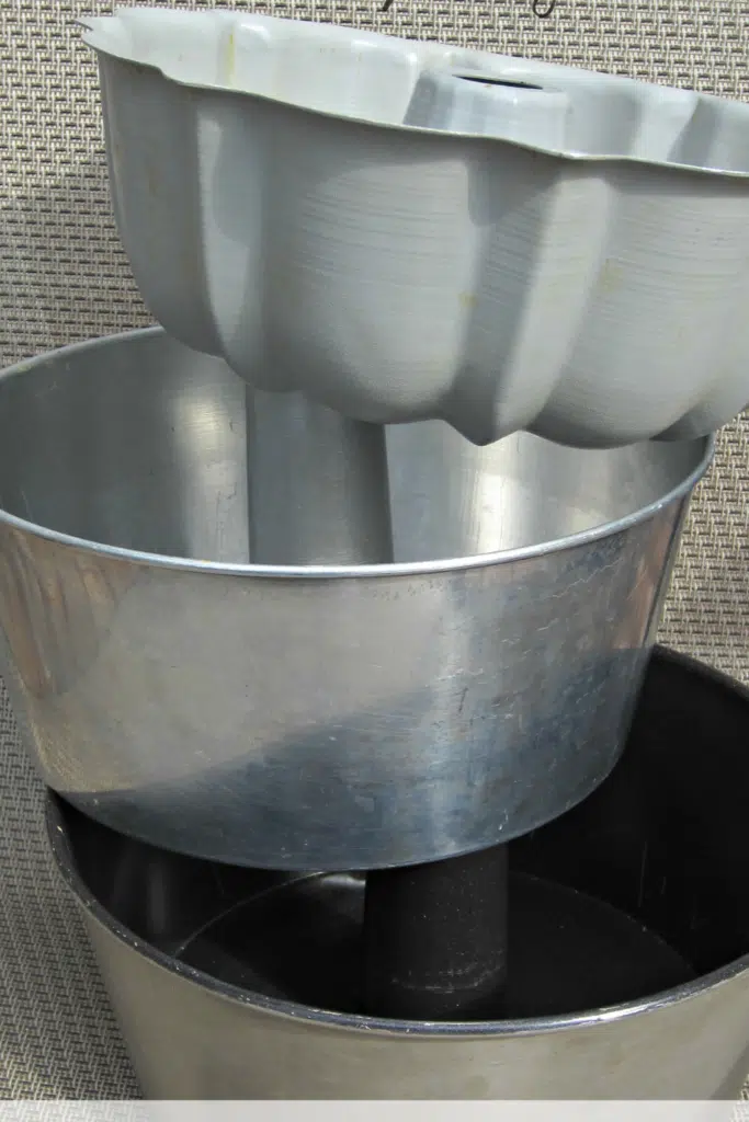 Old baking pans used to make tabletop planters