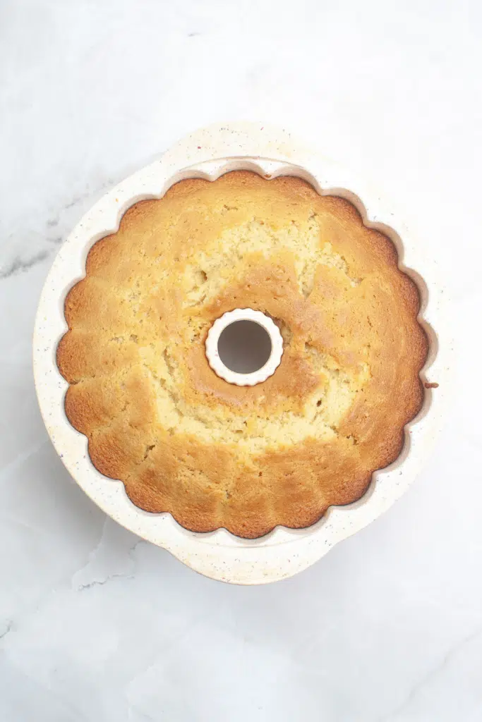 Cooked vanilla cake in Bundt pan
