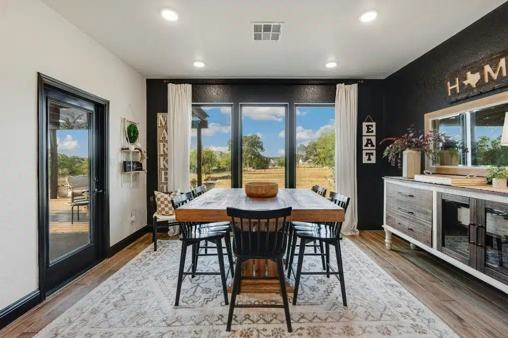 Dinning room Farmhouse Photo Credit Canva Pro Stock Image